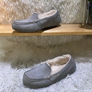 💙-UGG SLIPPERS-💙